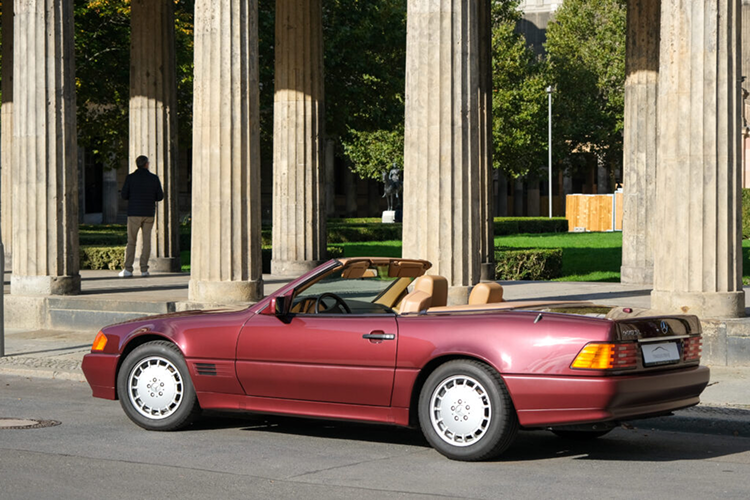 Rent a Mercedes SL 500 in Berlin