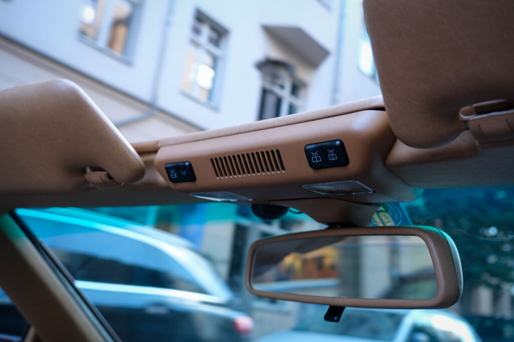 Rear-view mirror Mercedes SL 500 in Berlin