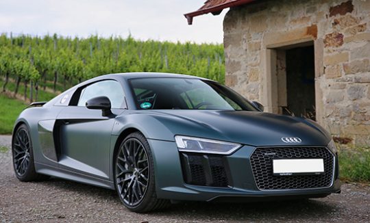 Rent an Audi R8 V10plus in Stuttgart