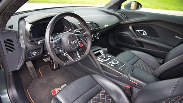 Rent an Audi R8 V10plus in Stuttgart