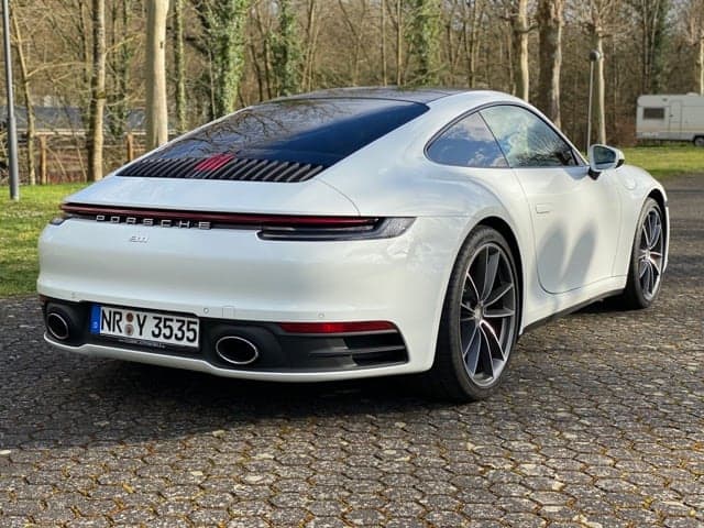 Rent a Porsche 911 Carrera in Cologne