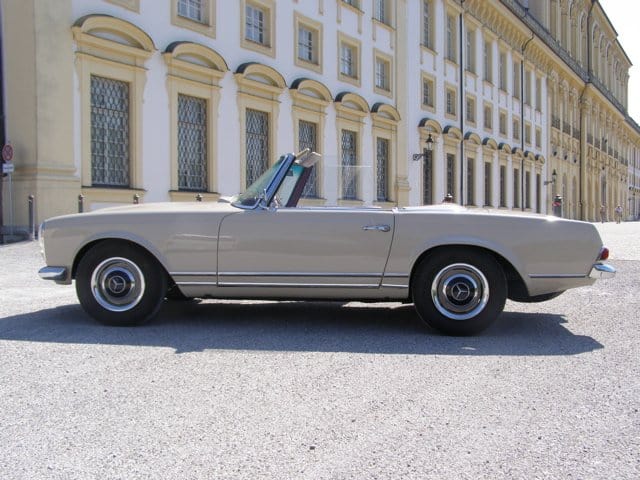 Rent a Mercedes 230 SL in Munich now