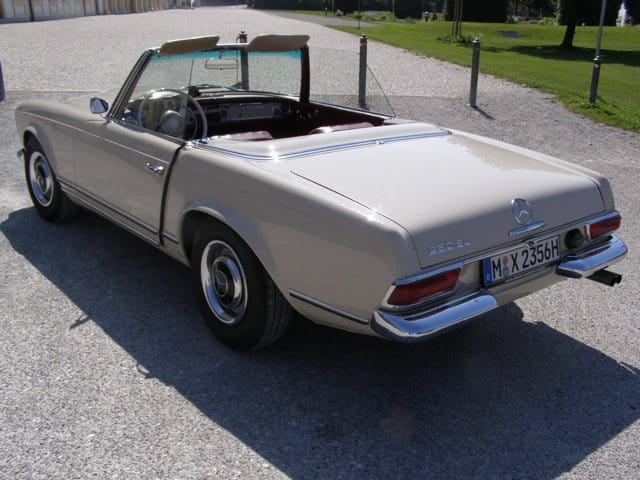 Rent a Mercedes 230 SL in Munich now