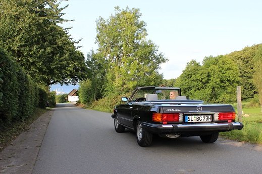 Rent a Mercedes 450SL in Flensburg