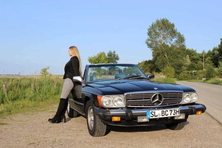 Rent a Mercedes 450SL in Flensburg