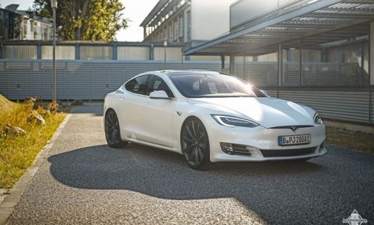 Rent a Tesla Model S in Berlin