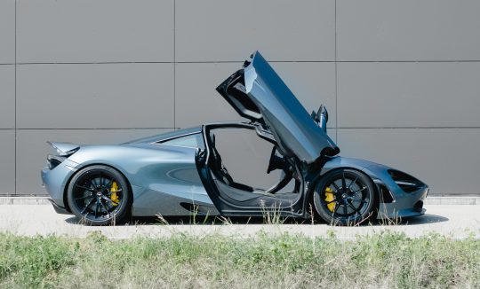 Rent a McLaren 720S in Stuttgart