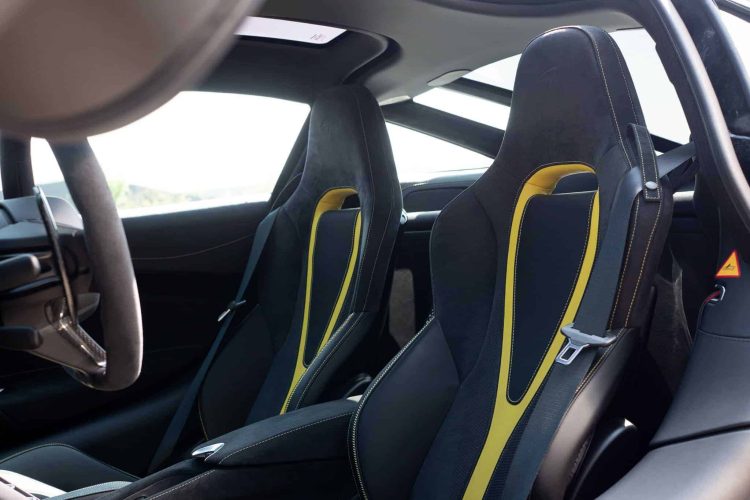 Rent a McLaren 720S in Stuttgart