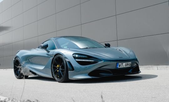 Rent a McLaren 720S in Stuttgart
