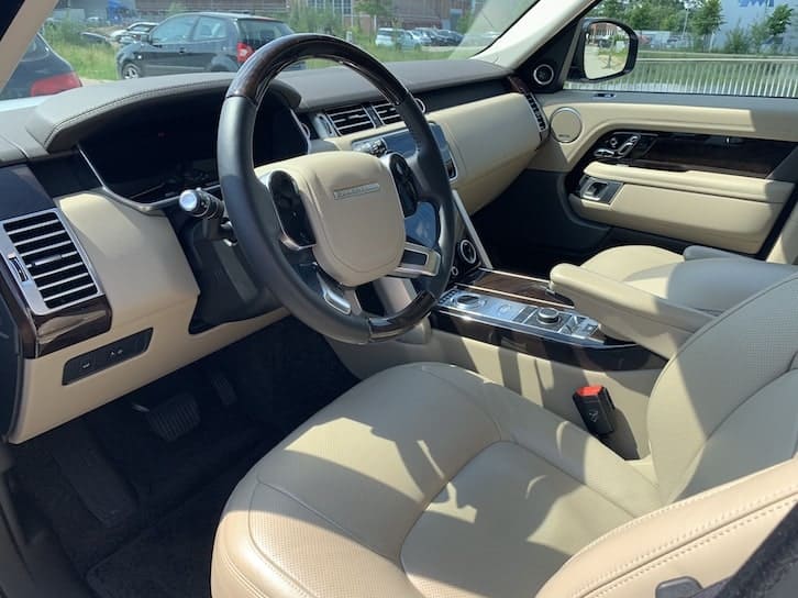 Rent a Range Rover Sport in Hamburg
