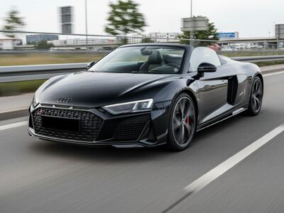 Audi R8 V10 Performance Spyder in Munich Hero