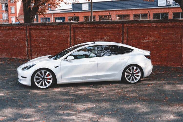 Rent a Tesla Model 3 Performance in Frankfurt