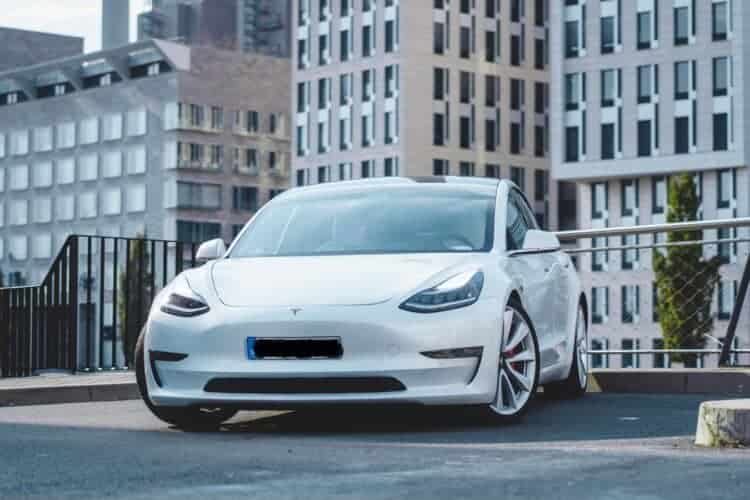 Rent a Tesla Model 3 Performance in Frankfurt