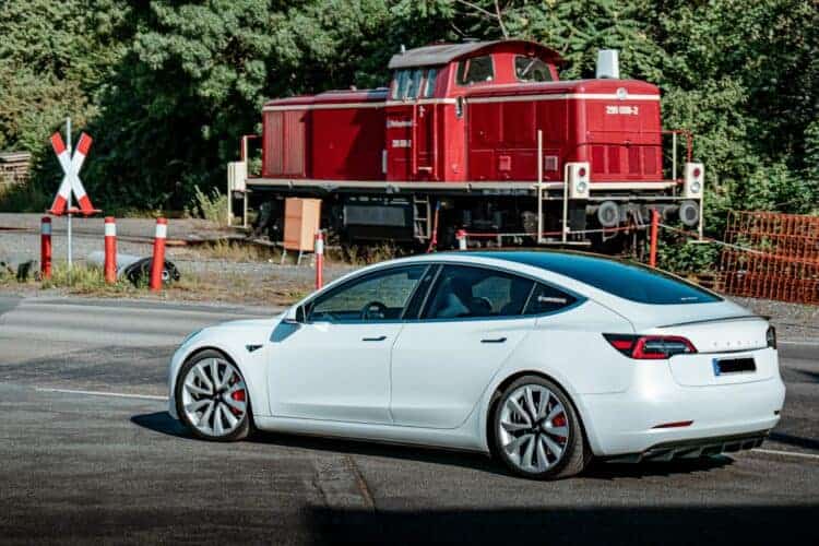 Rent a Tesla Model 3 Performance in Frankfurt