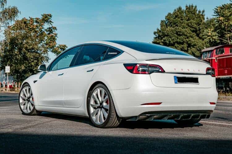 Rent a Tesla Model 3 Performance in Frankfurt