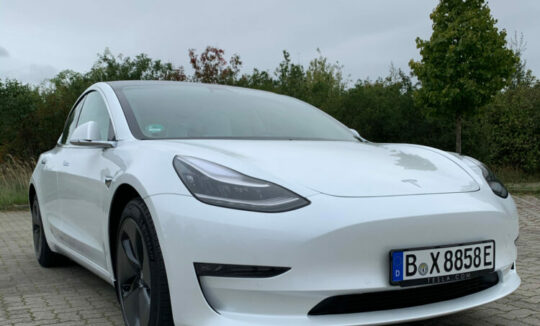 Rent a Tesla Model 3 Long Range in Berlin