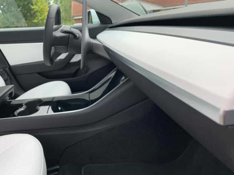 Rent a Tesla Model 3 Long Range in Berlin