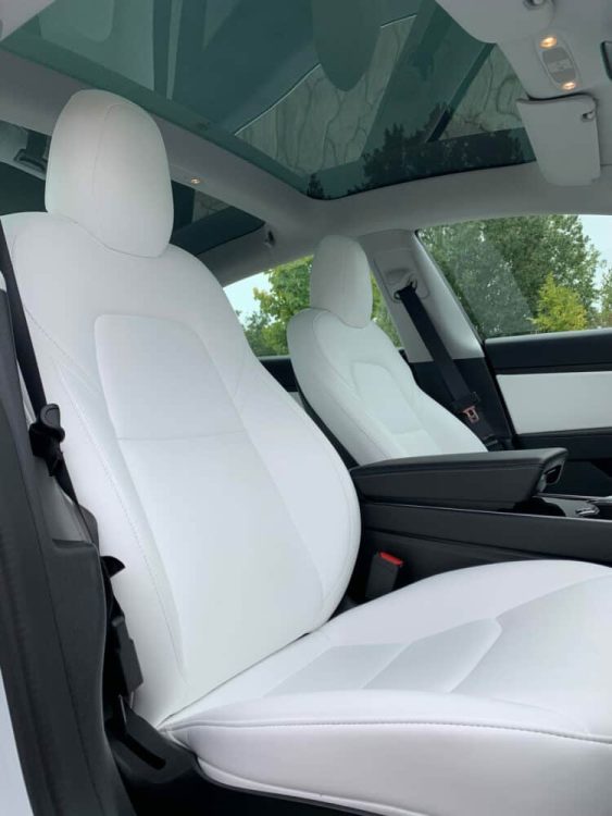 Rent a Tesla Model 3 Long Range in Berlin