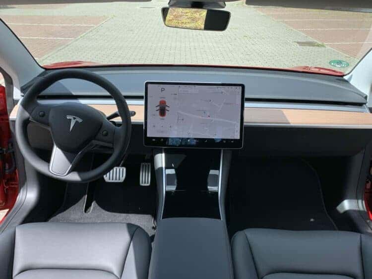 Rent a Tesla Model 3 Performance in Berlin