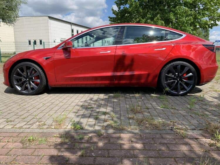 Rent a Tesla Model 3 Performance in Berlin