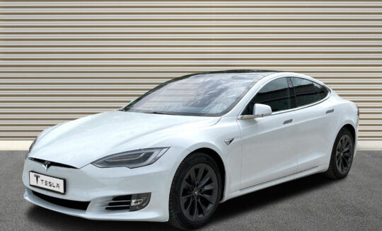 Rent a Tesla Model S Long Range in Sachsen