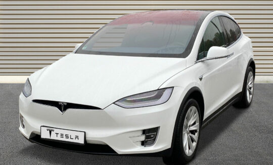 Rent a Tesla Model X in Sachsen