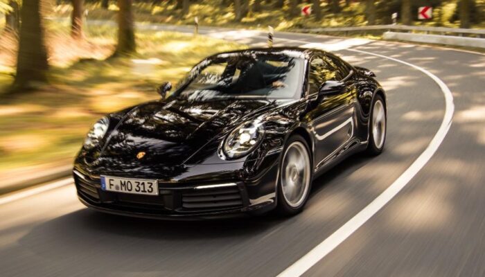 Rent a Porsche 911 Carrera in Frankfurt