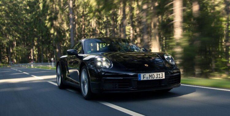 Rent a Porsche 911 Carrera in Frankfurt