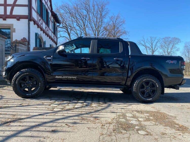 Rent a Ford Ranger in Frankfurt