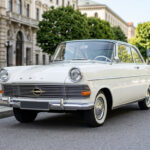 Rent Opel Rekord P 2 Coupe classic car in Munich Hero