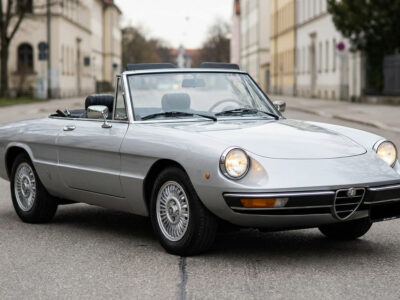 Rent Alfa Romeo Spider classic car in Munich hero