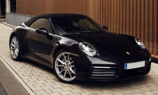 Rent a Porsche 911 Convertible in Frankfurt