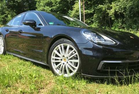 Rent a Porsche Panamera 4S in Frankfurt