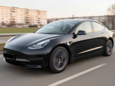 Rent a Tesla Model 3 SR Plus in Leipzig hero