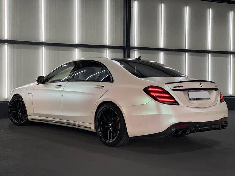 Rent a Mercedes S63 AMG in Bremen