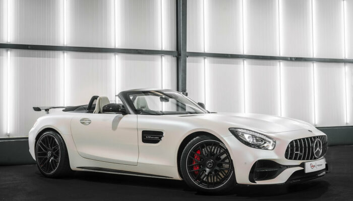 Rent a Mercedes AMG GT-C Roadster in Bremen