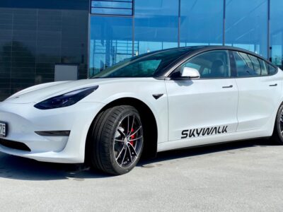 Rent a Tesla Model 3 Performance Plus in Frankfurt