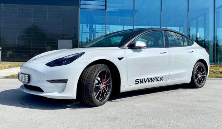 Rent a Tesla Model 3 Performance Plus in Frankfurt