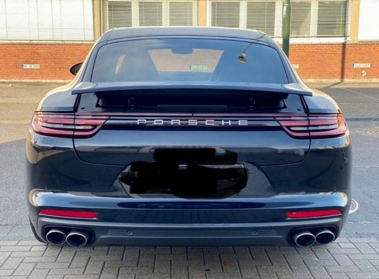 Rent a Porsche Panamera 4S in Düsseldorf