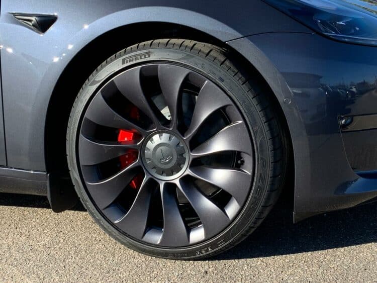 Rent a Tesla Model 3 Performance in Stuttgart