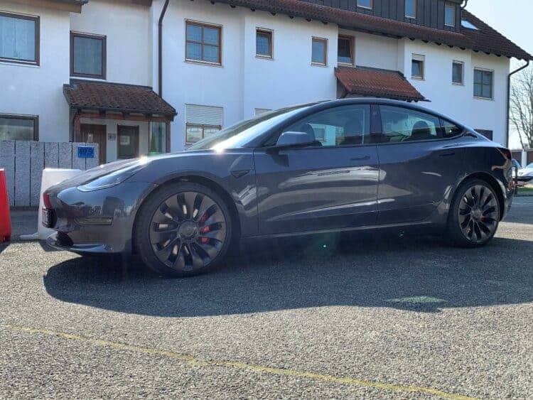 Rent a Tesla Model 3 Performance in Stuttgart