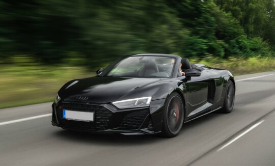 Audi R8 V10 Performance Spyder in Bielefeld Hero