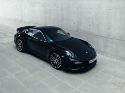 Rent a Porsche 911 Turbo in Stuttgart