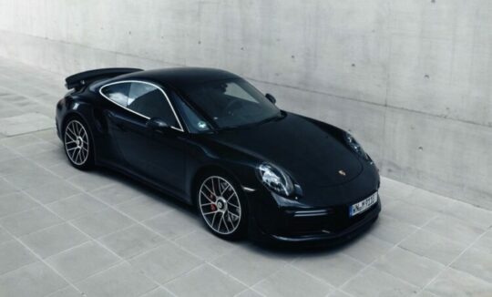 Rent a Porsche 911 Turbo in Stuttgart