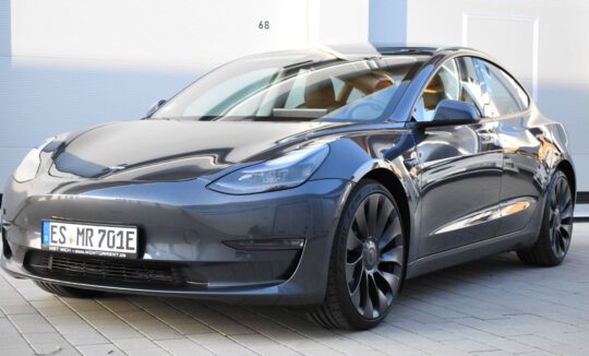 Rent a Tesla Model 3 Performance in Stuttgart