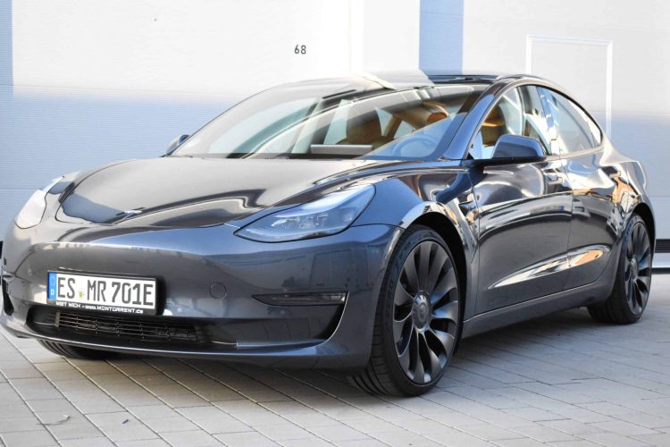 Rent a Tesla Model 3 Performance in Stuttgart