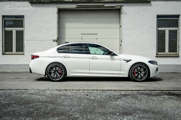 Rent a BMW M5 Competition in Paderborn