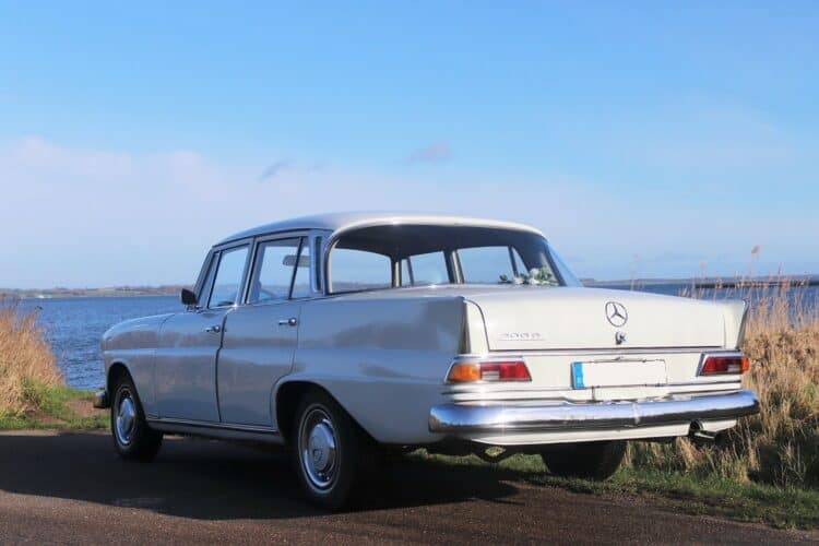 Rent a Mercedes 200 D in Flensburg
