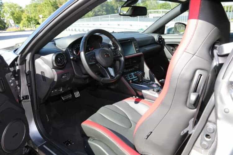 Rent a Nissan GTR in Munich