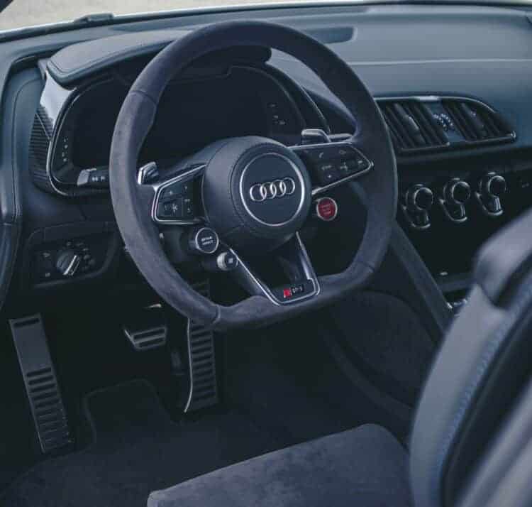 Rent an Audi R8 V10 Performance in Munich